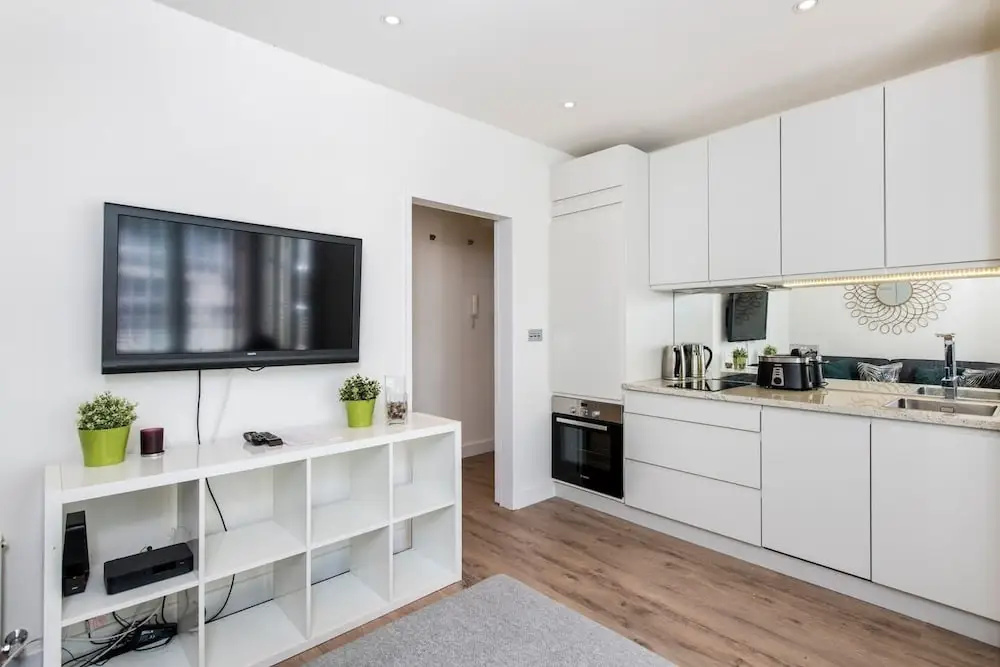 Stylish 1 bed in Fashionable Chelsea