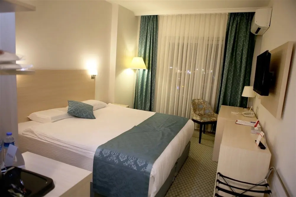 Standard Double room with balcony and with city view (full double bed)
