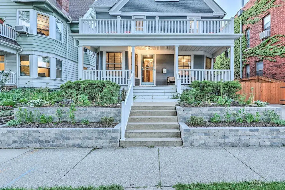 Milwaukee Home < Half Mi to Lake Michigan!