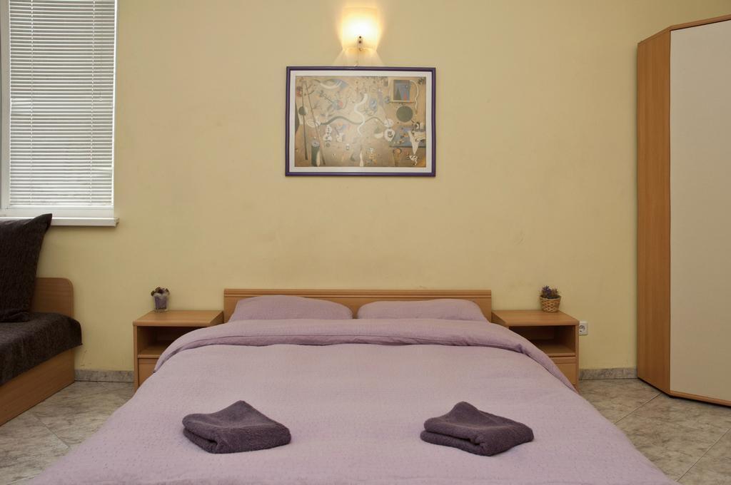 Hostel Mostel by null