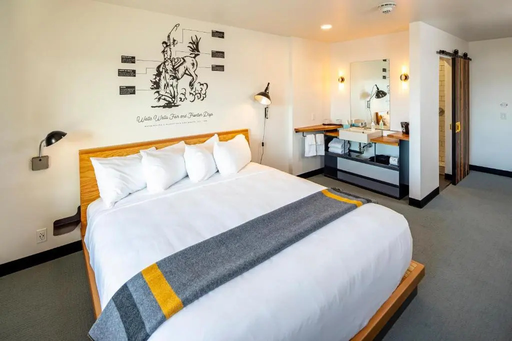 Standard Double room (full double bed)
