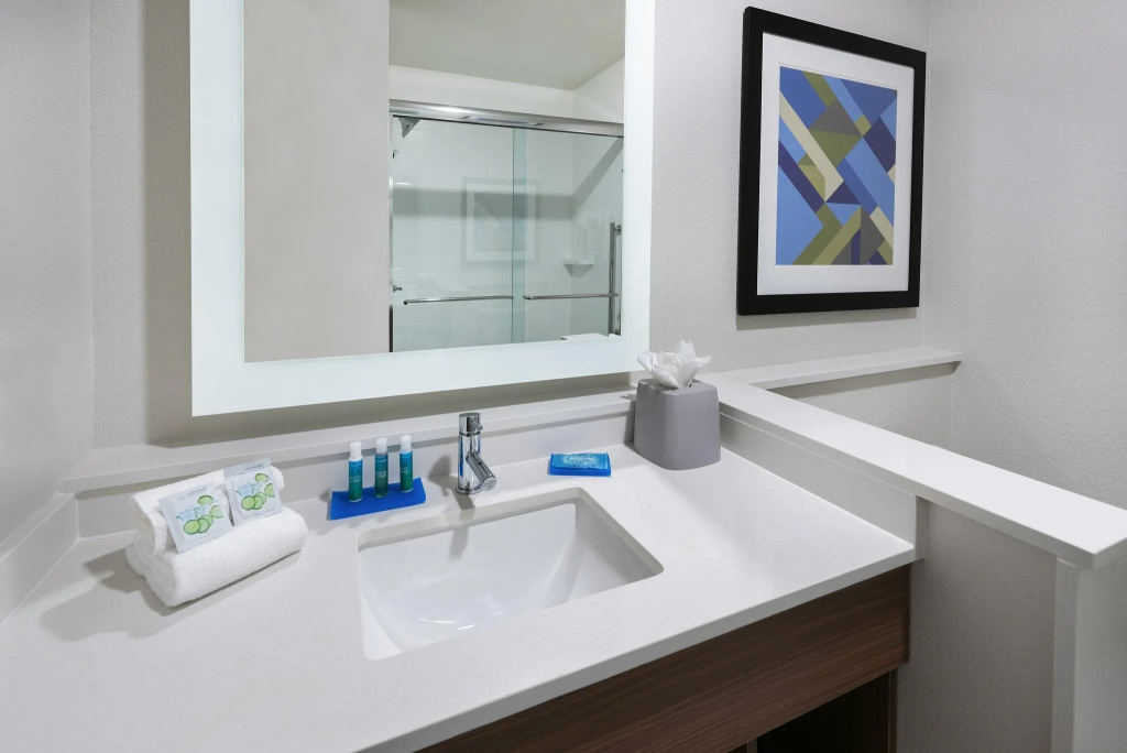 1 Bedroom Double Suite (full double bed)