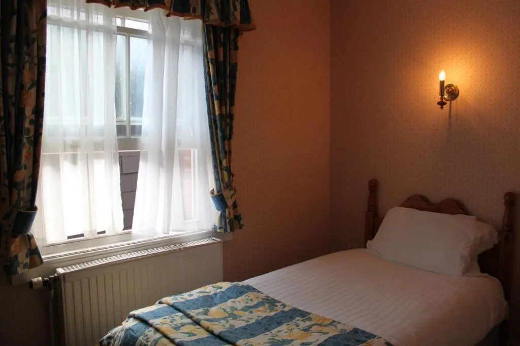 Brook Red Lion Hotel - Chambres