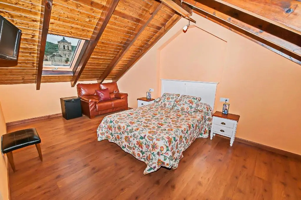 Standard Double Family room (full double bed)