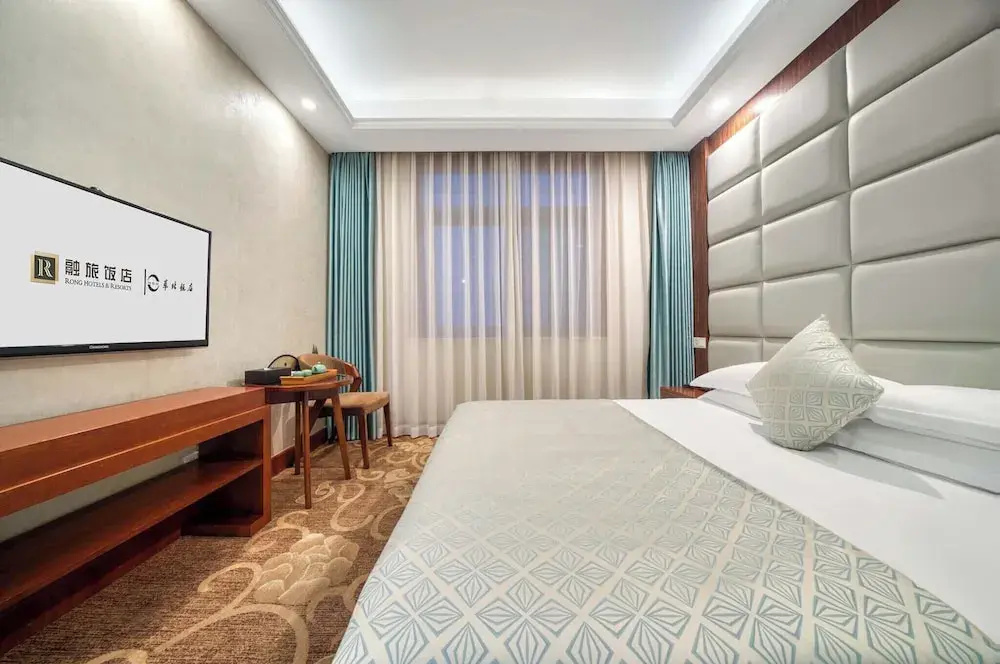 Standard Double room with courtyard view (full double bed)