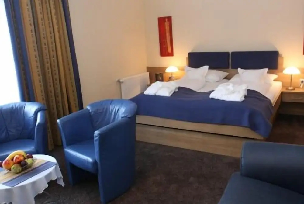 1 Bedroom Suite