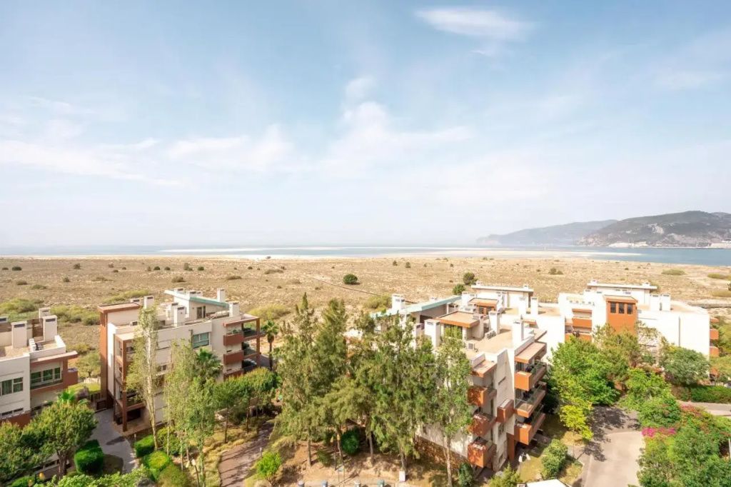 Beach & Waterfront