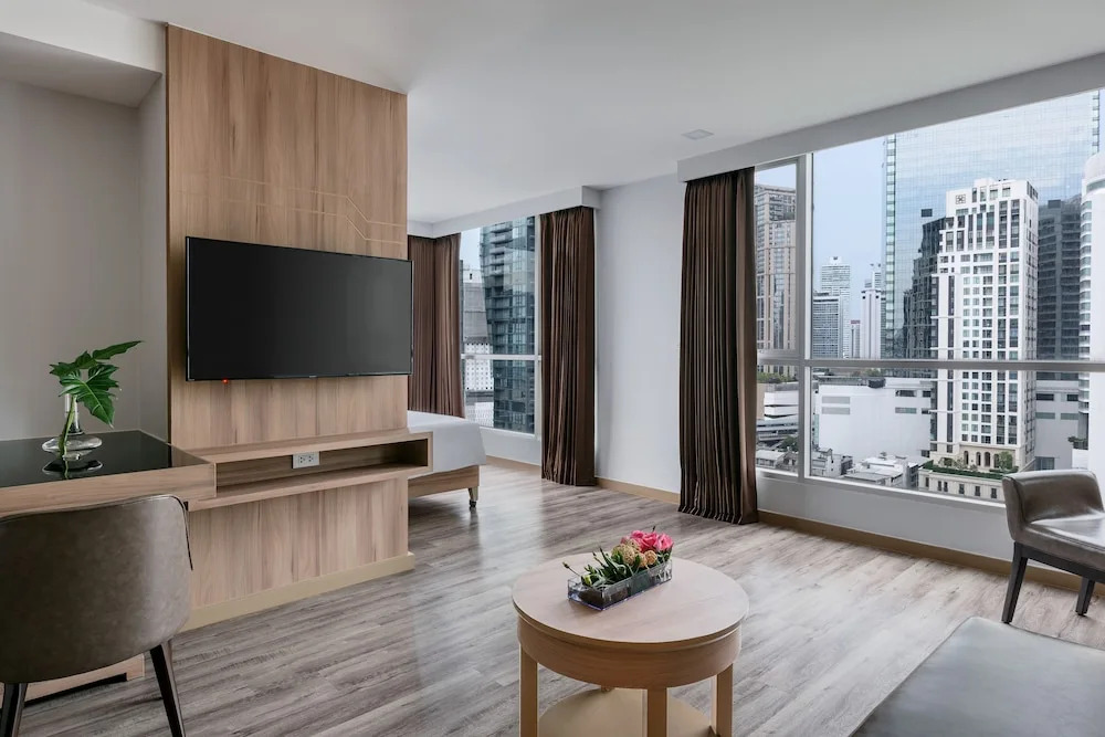 Двухместный полулюкс с видом на город двуспальная кровать в Adelphi Grande Sukhumvit