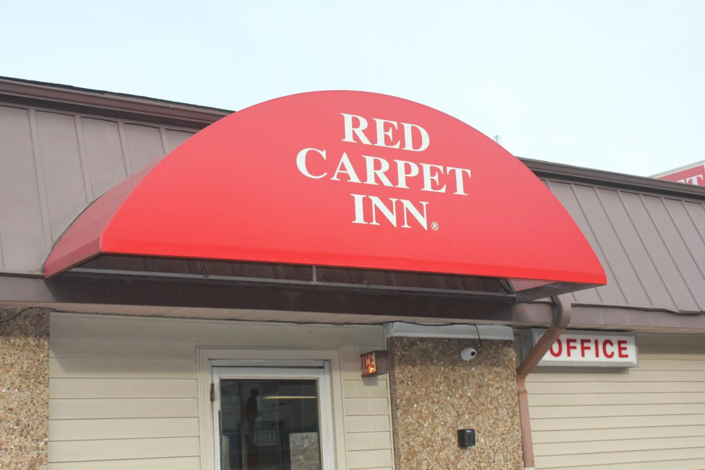Red Carpet Inn - Louisville
