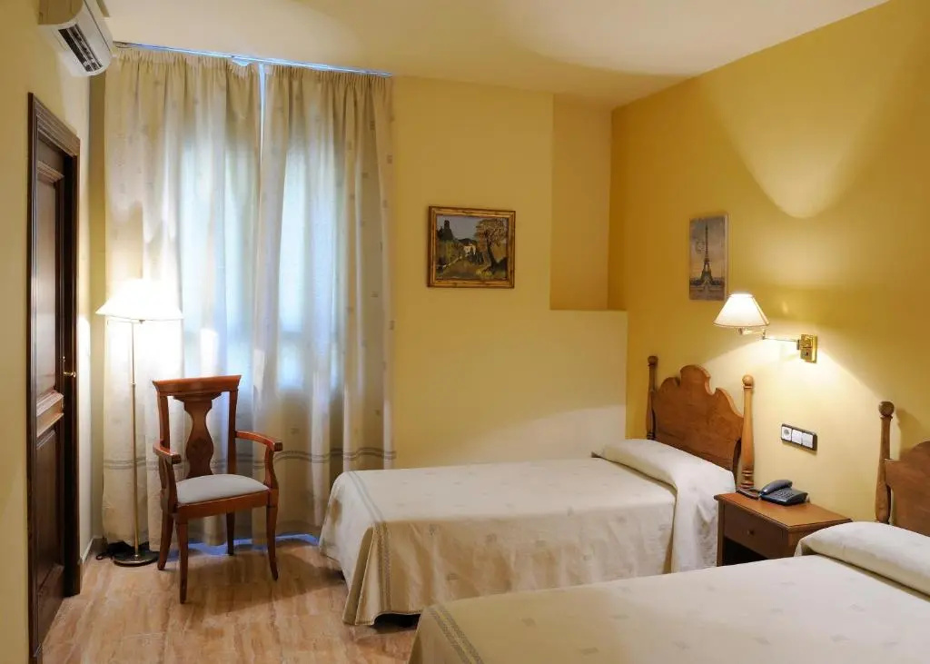Standard Double room (full double bed)