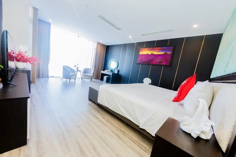 Grand room