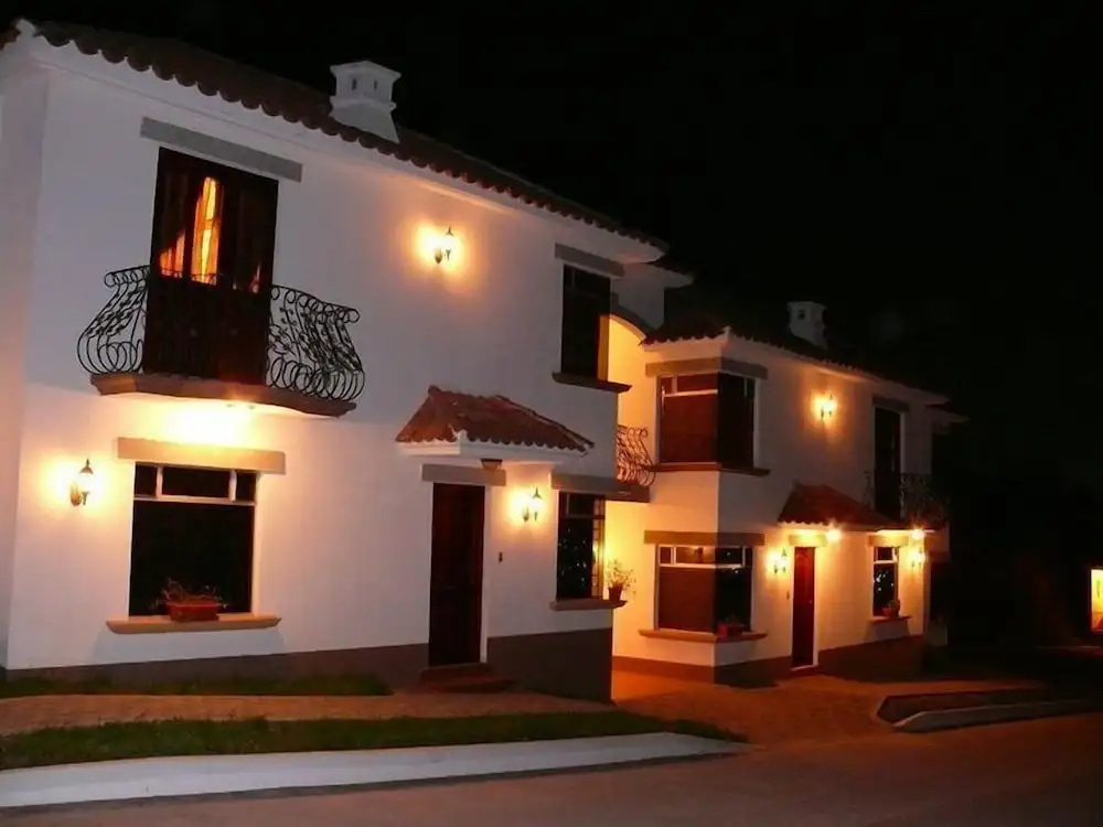 Hotel Loma Real Inn