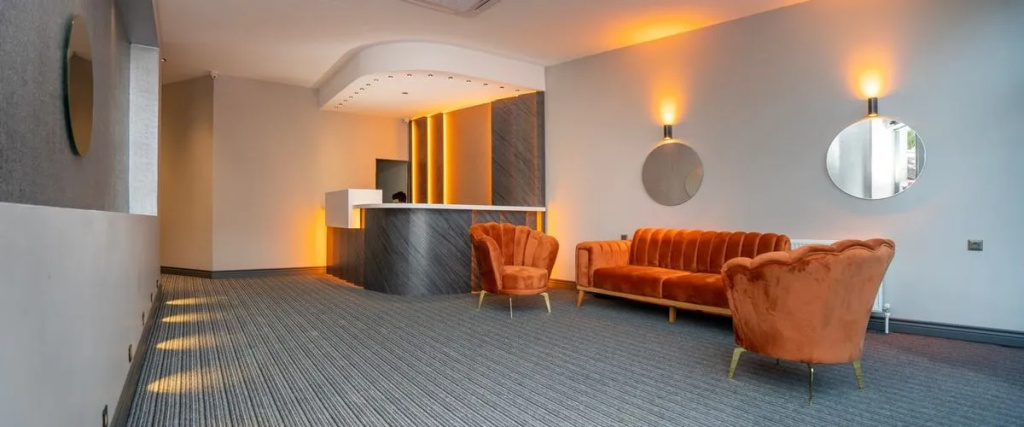Lobby & Reception