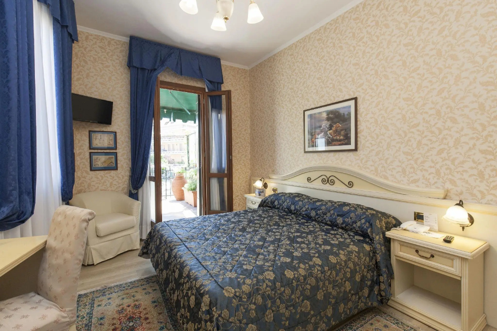 Classic Double room (full double bed)