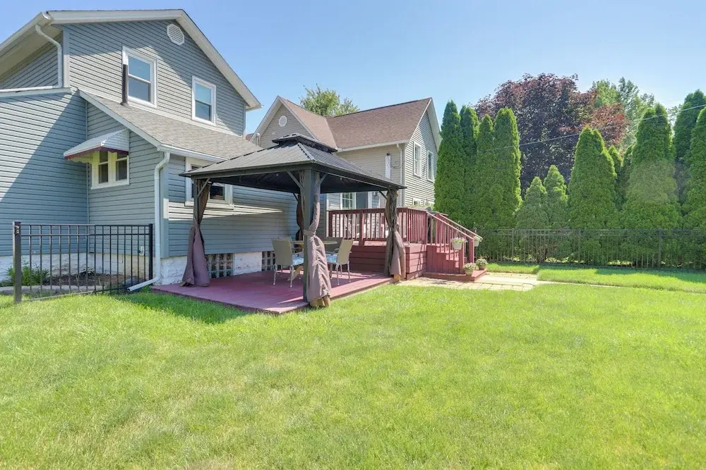 Vermilion Home - Walk to Main Street Beach!