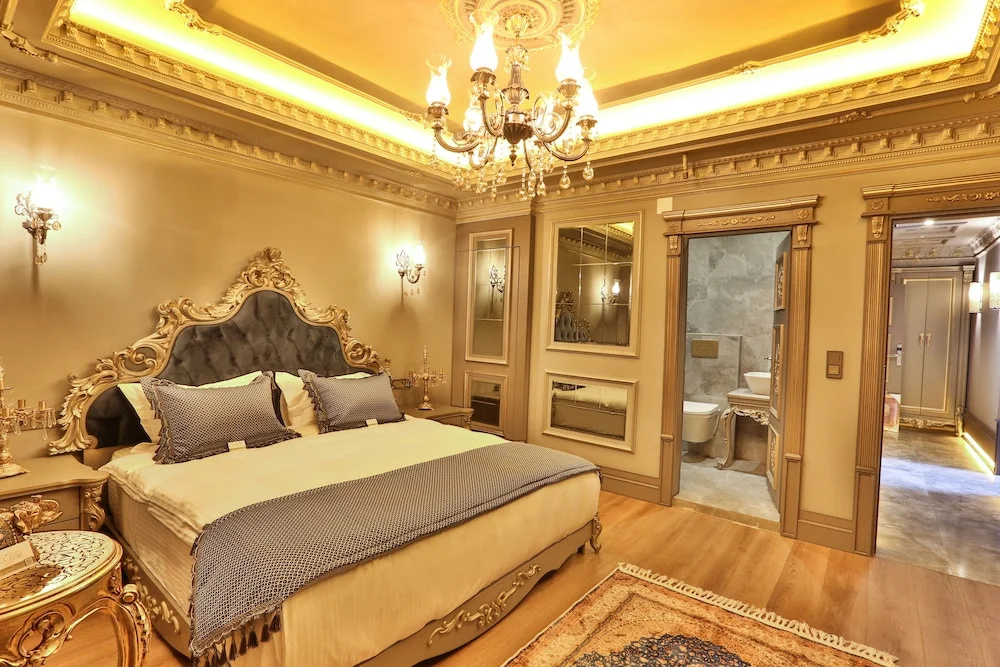 Real King Suit Otel — 2