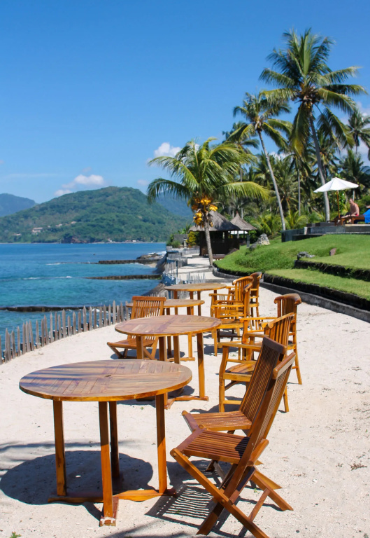 Beach & Waterfront