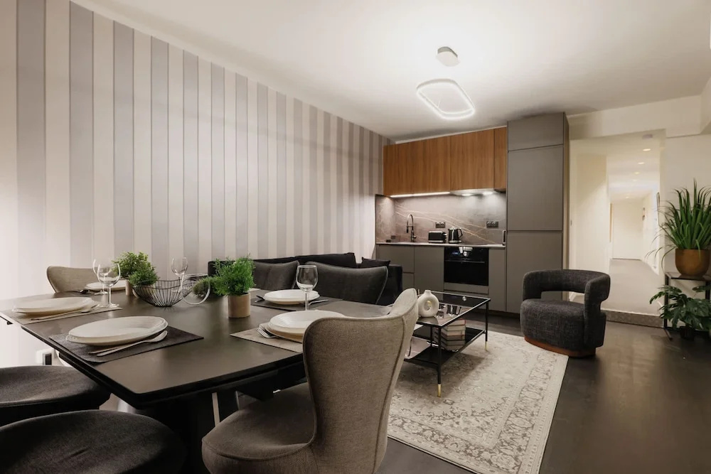 Chic et Comfort in the Heart of the Sentier