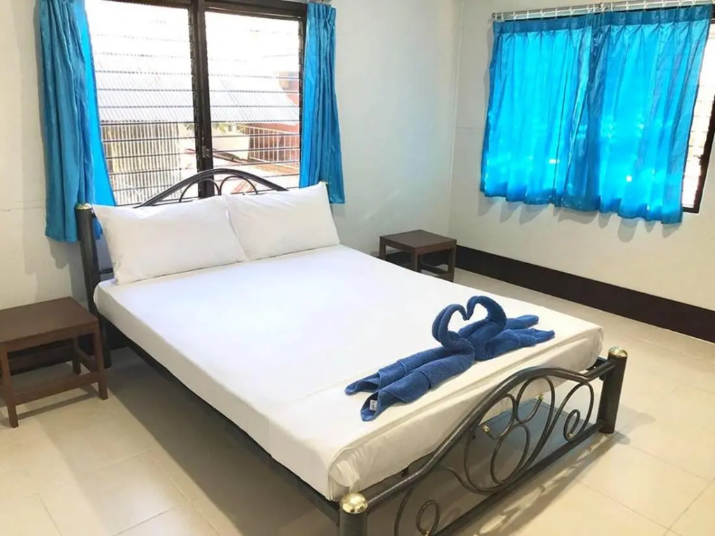 Standard with Air Conditioning Double room (full double bed)
