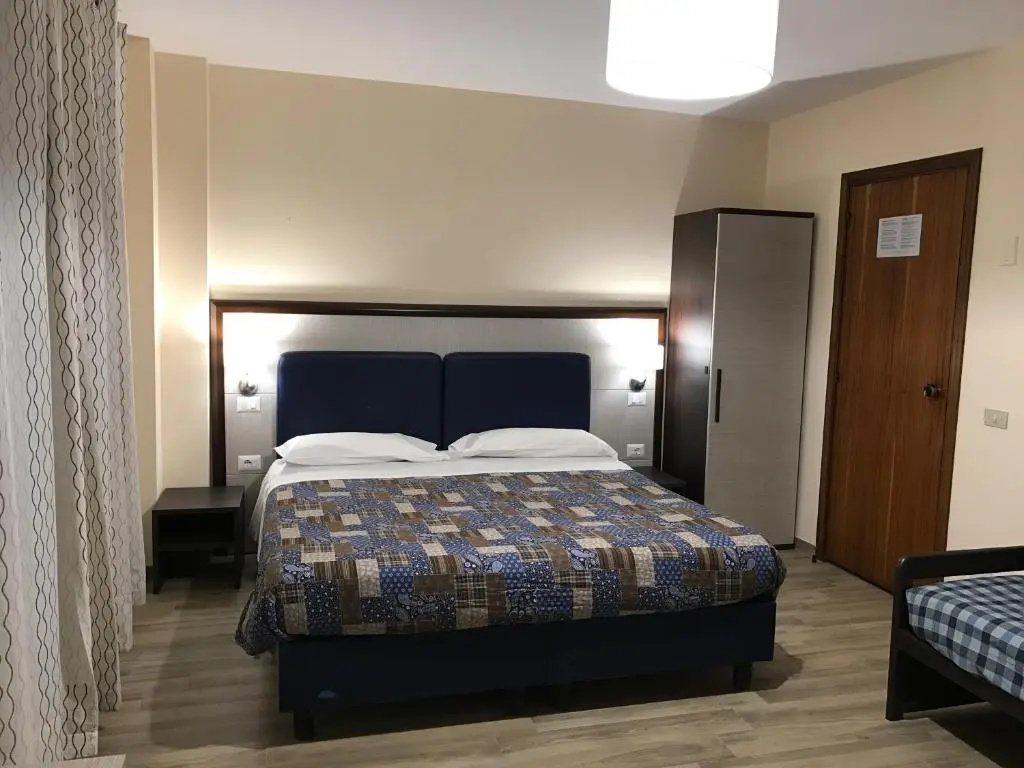 Standard Double room (full double bed)