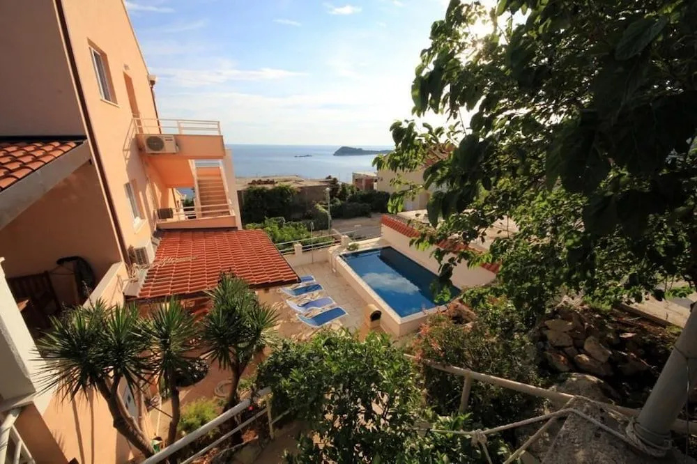 Apartment Ana
