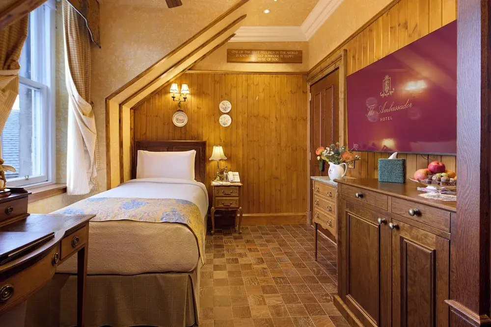 The Ambassador Hotel - Chambres