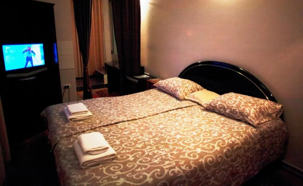 Economy room