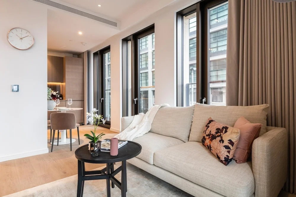Sensational Studio Apartment in London s Vibrant Canary Wharf
