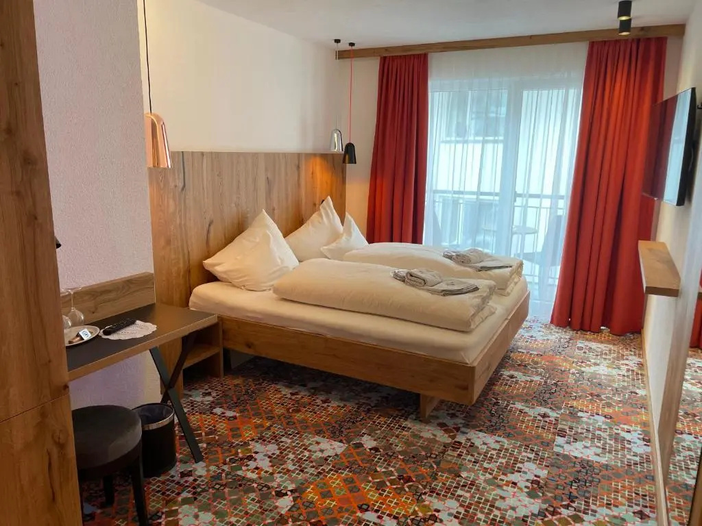 Standard Double room with balcony (full double bed)