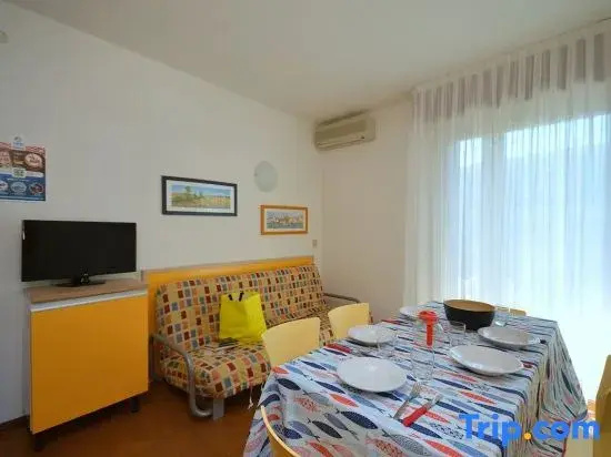 Sunny Sea View House in a Central Area