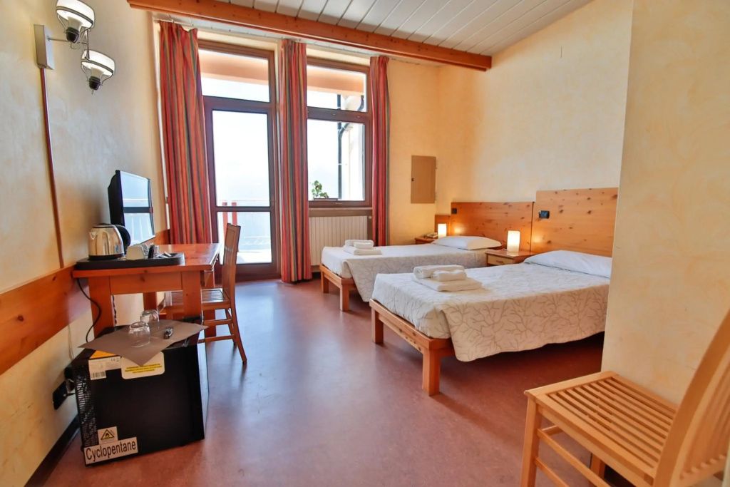 Pràcatinat Hotel & Restaurant — 2