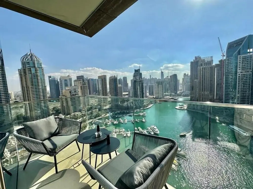 Panoramic 2BR with Marina View