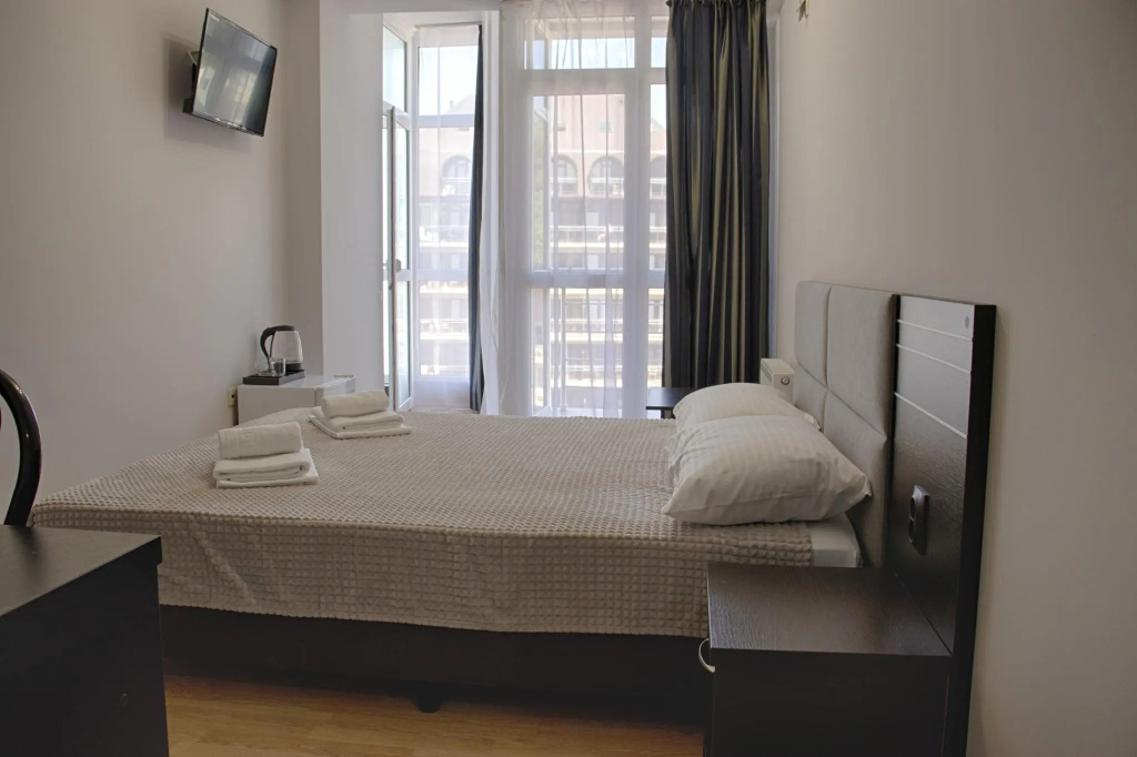 Standard Double room with balcony (full double bed)