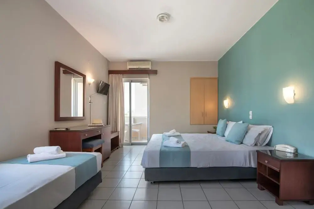 Standard Triple room with balcony