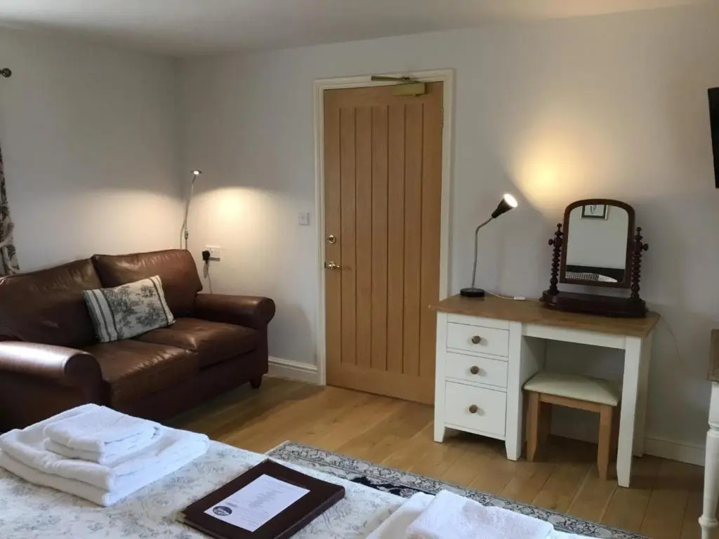 Superior Double room with garden view (full double bed)