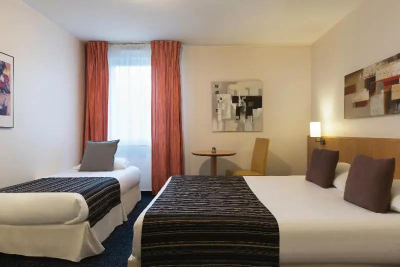 Greet Hotel Montbeliard - Chambres
