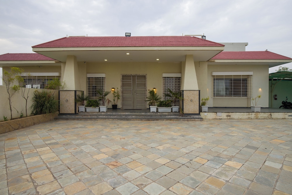 ELIVAAS Shourya Celesta 3 BHK