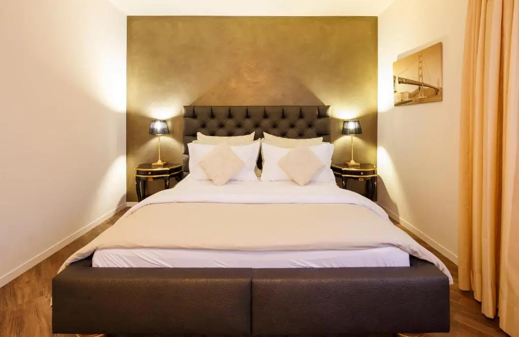 Business Hotel First - Chambres