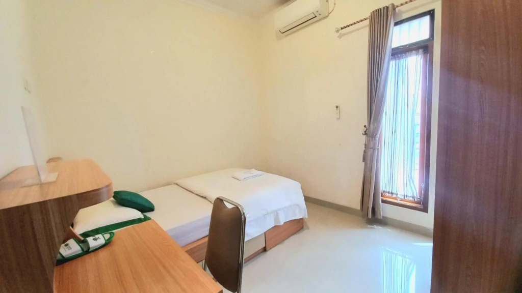 Homestay Jogja Gejayan Dekat Hartono Mall by Simply Homy