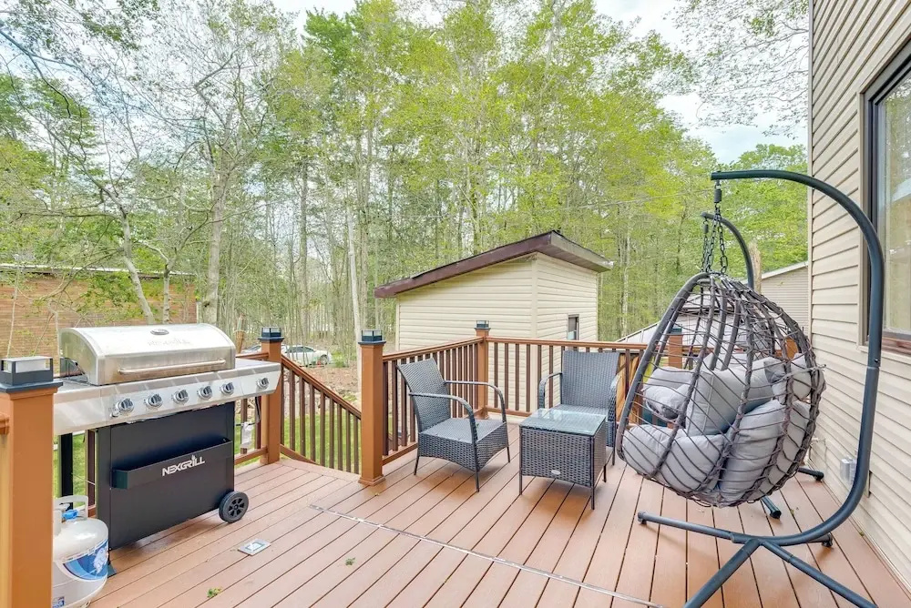3 Mi to Tobyhanna State Park: Hot Tub Haven!