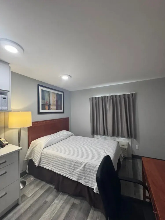 Standard Double room with mountain view (full double bed)