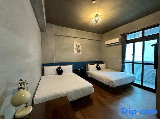 Economy room
