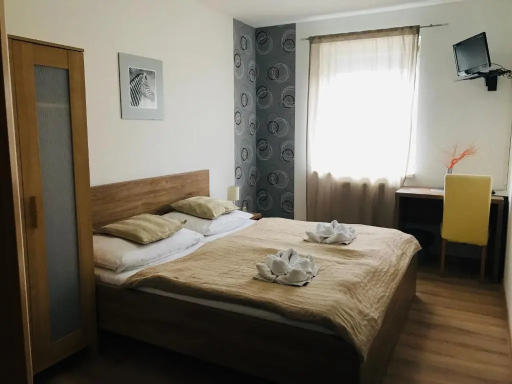 Standard Double room (full double bed)