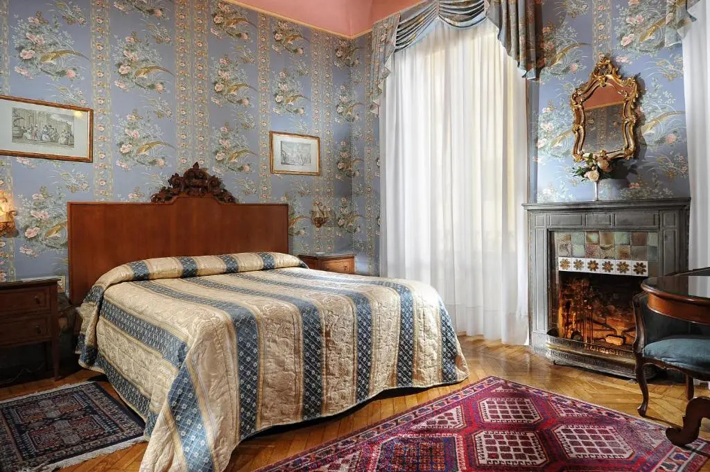 Classic Double room (full double bed)