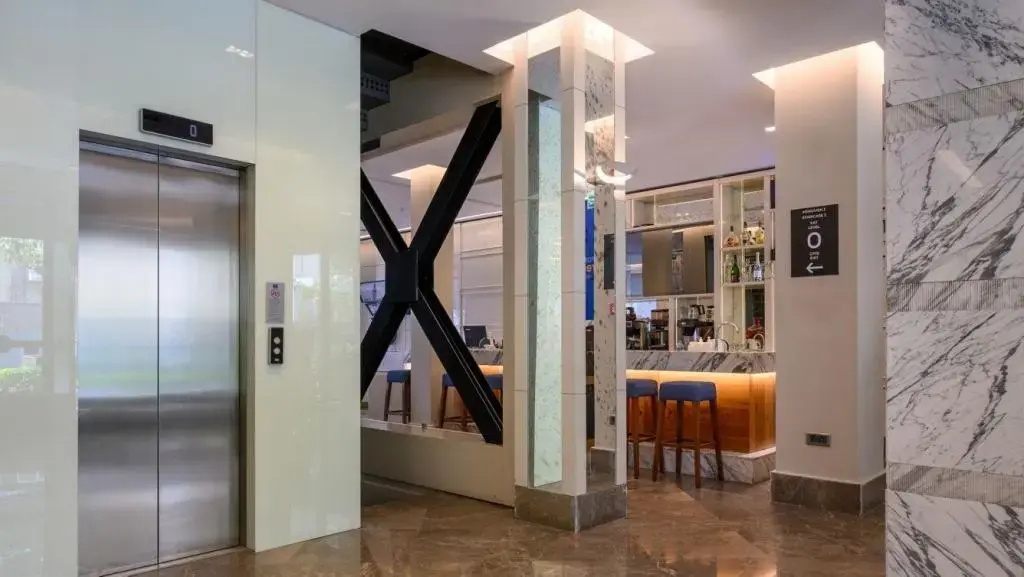 Lobby & Reception