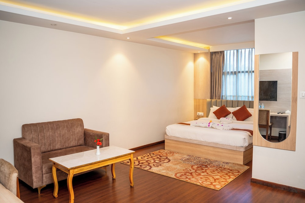 Deluxe Double room (full double bed)