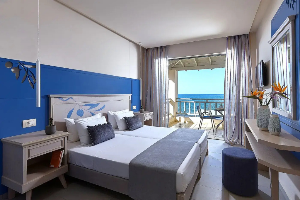 Standard room with sea view