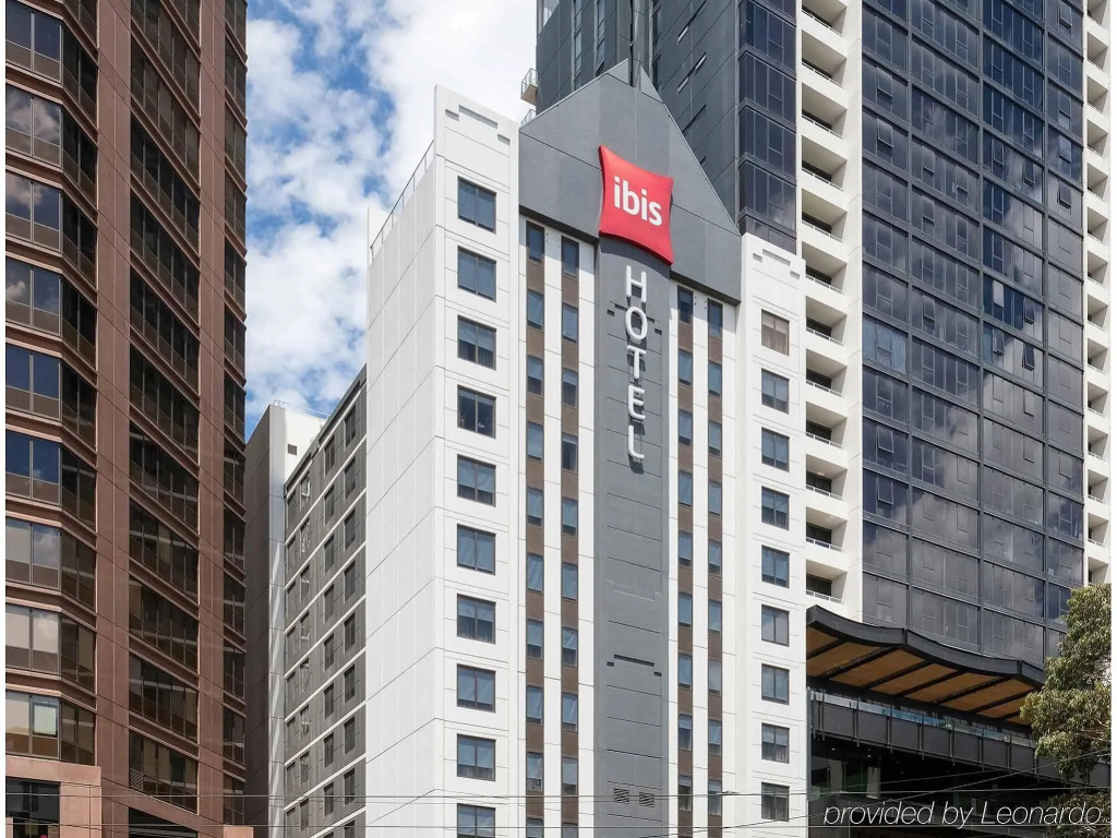 ibis Melbourne Hotel and Apartments