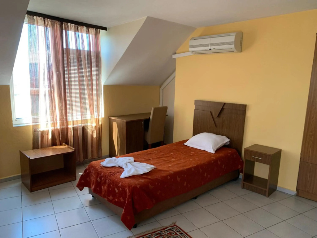 Hotel „Alpha“ by null