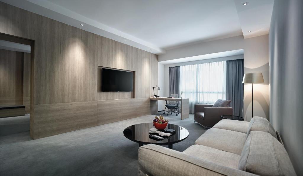 G Hotel Gurney